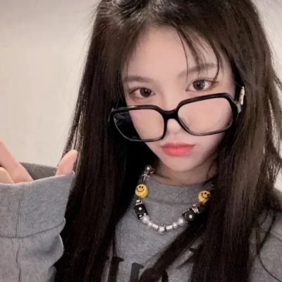 近期超火的真人女生头像合集，13张氛围感拉满