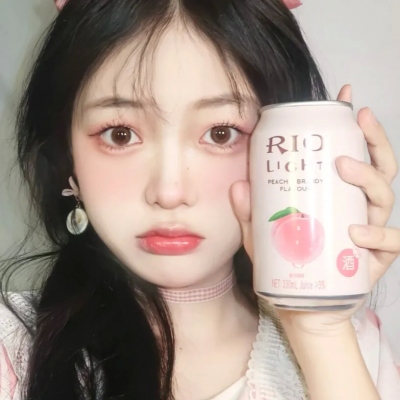 微信热门女生真人头像合集（20张）