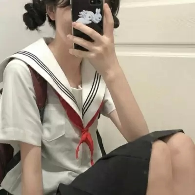 小红书爆火的真人女生头像 共17张