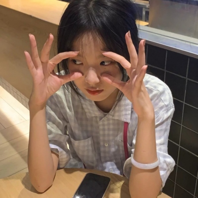 14张温柔感现实女生头像合集