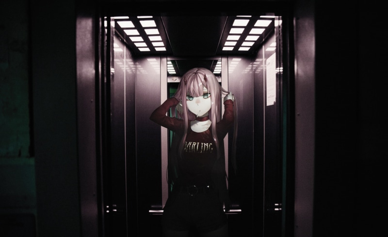 这张壁纸的主角是《国家队》里的动漫少女