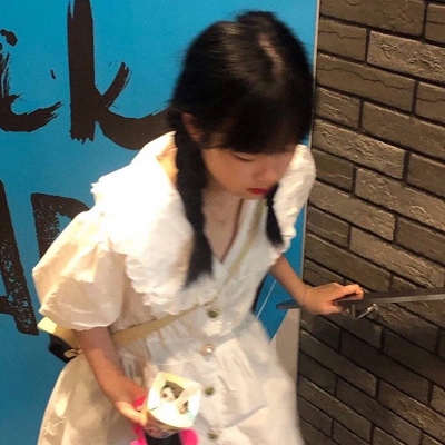 超火ins风！18张高质量真人女生头像合集