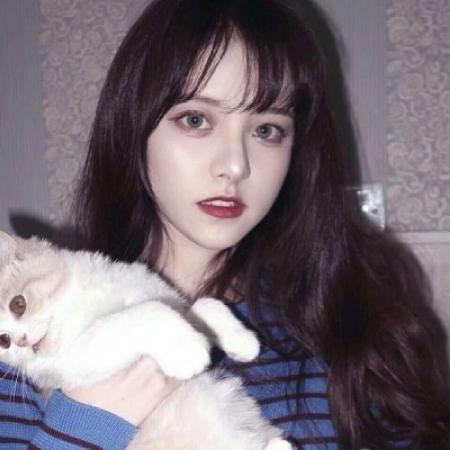 超火女生高清头像合集 一共12张