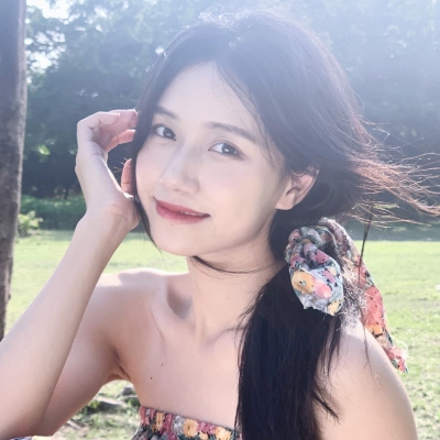 网红真人女生松弛感头像合集来啦，共12张