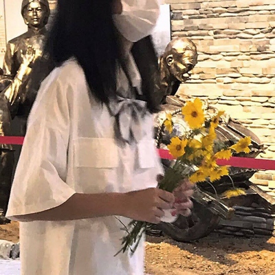 19张超好看的ins风不露脸真人女生头像合集