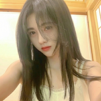 10张干净高级感女生真人微信头像合集