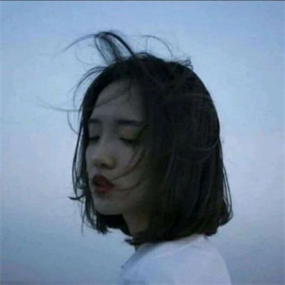 超火的女生伤心头像 一共12张