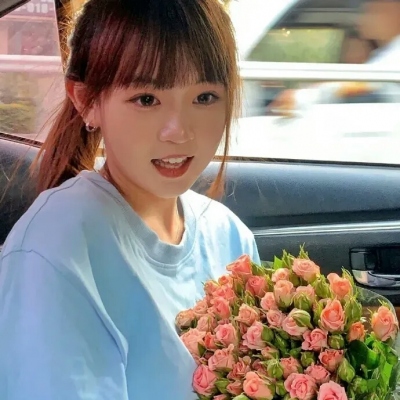 13张氛围感拉满的小众女生网图头像