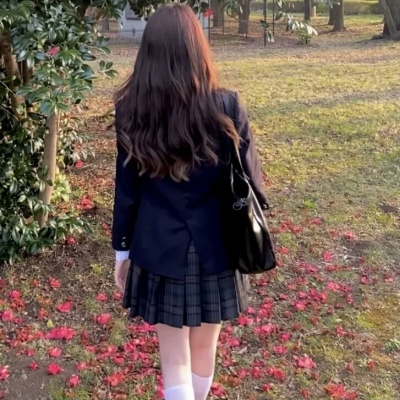 13张氛围感拉满的小众女生网图头像