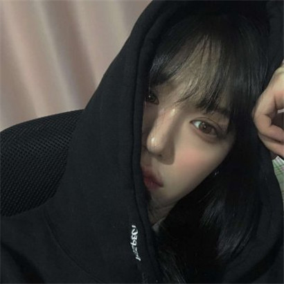 超拽酷感女生头像合集 10张高清无水印