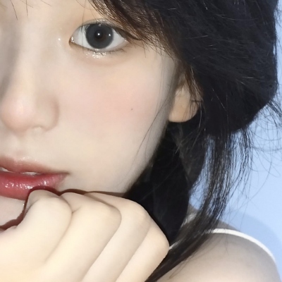 女生专用真实感网图头像 8张真人素材分享