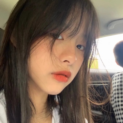 女生ins风小众真人头像合集来了！共18张不撞款的个性女头