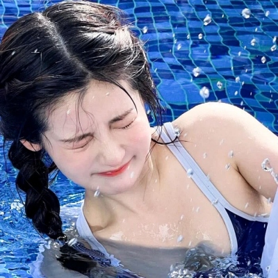 当下超火的真人女生QQ唯美头像 15张合集