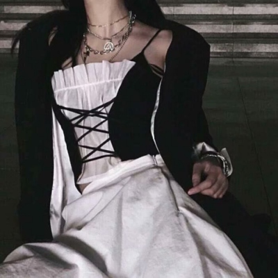 超火的不露脸女生高清头像 共18张