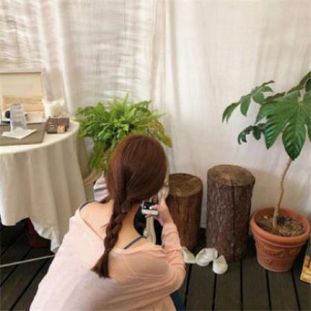 超火女生微信背影头像 12张高清图合集