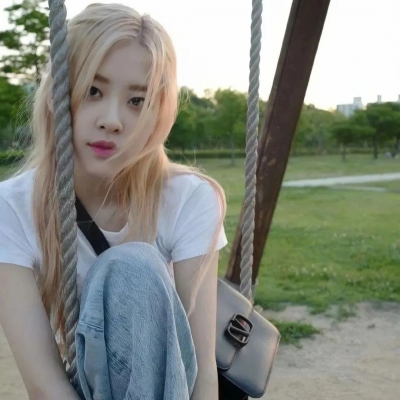 超火女生微信头像合集 19张高清图整理好了