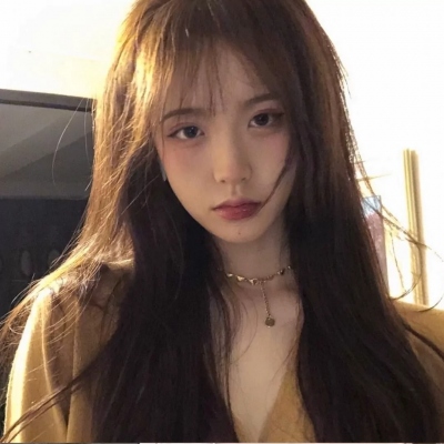 20张真人女生生活照头像合集 氛围感拉满