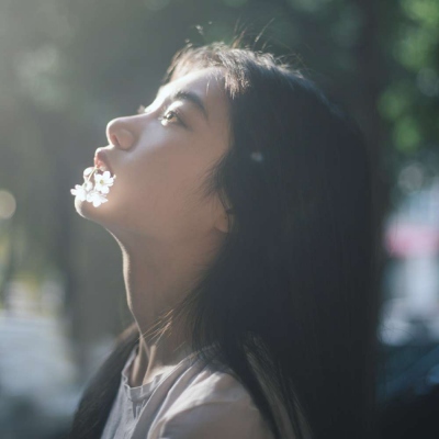 8张氛围感拉满！女生文艺清新微信头像合集