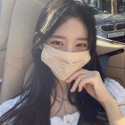 超火的女生真人微信头像 18张高清合集