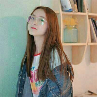 12张戴眼镜的可爱真人女生头像合集