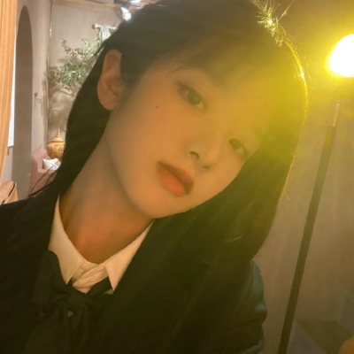 8张好看的露脸优质女生正脸头像合集