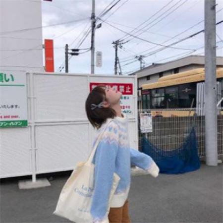 微信女生头像合集来啦！一共12张高清原图，分类在女生头像专区里，还有大图小图、方图圆图多种浏览模式可选。