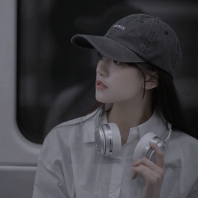 女生专属真人头像合集！10张好看的女生真人头像奉上