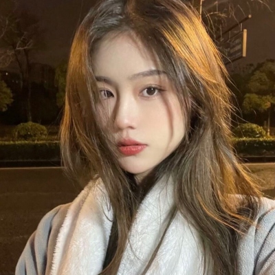 9张ins高级质感真人女生头像 好看的小姐姐头像合集