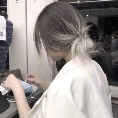 12张超有气质的惊艳女生头像来啦