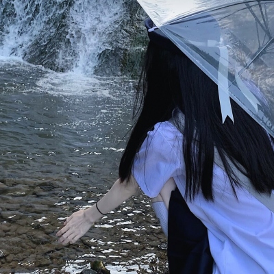 16张氛围感拉满！干净气质海边真人女生头像合集