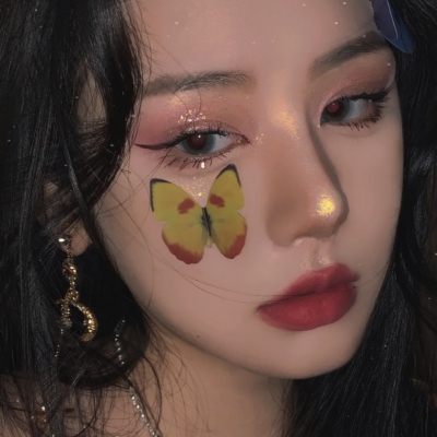 19张真人女生撩人头像 专门用来当吸引人的头像