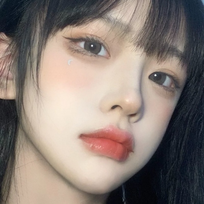 热门真人女生头像合集 19张高清图分享