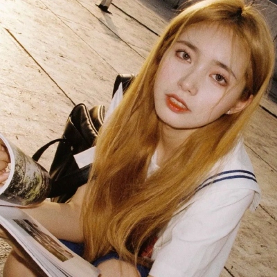 ins氛围感拉满的真人女生头像（16张）