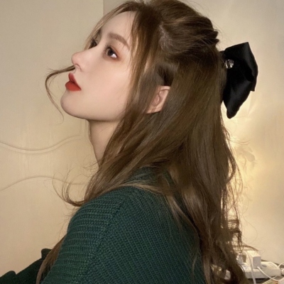 ins风温柔女生头像合集 共18张高清图