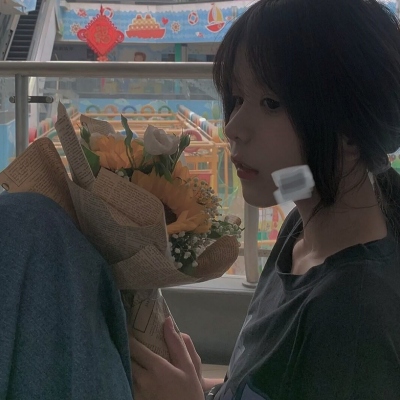 ins风真人小众女生头像合集 20张来了