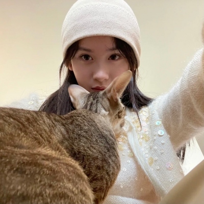 9张ins高级质感真人女生头像 好看的小姐姐头像合集