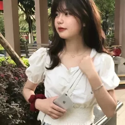 小红书爆火的真人女生头像 共17张