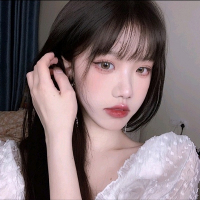 新款好看的微信女生真人头像合集来啦，共12张