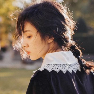 12张复古港风模糊感女生真人头像，氛围感拉满