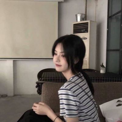 女生真人高清好看头像网图 共16张