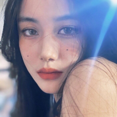 现在当下超火的真人青春女生头像来啦，一共20张