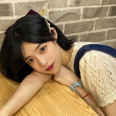 5月清新简约款女生头像合集，13张大方好看的头像图来啦