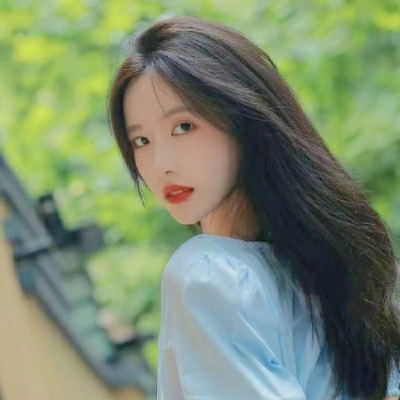 10张大方有气质的女生头像合集