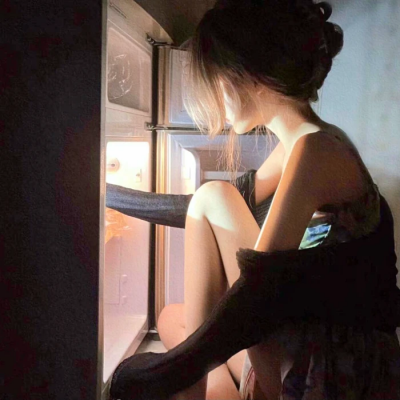 12张质感拉满的稀有真人女生头像合集