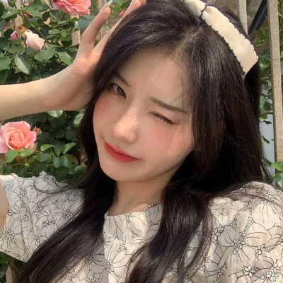 QQ最火女生高清头像合集 共12张