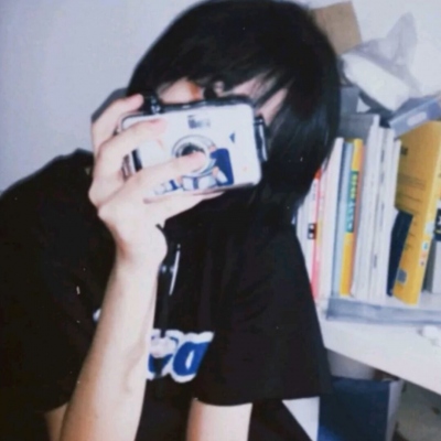 14张质感拉满的清新文艺女生头像，快存来当头像