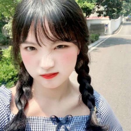 款！12张清新可爱女生真人头像合集