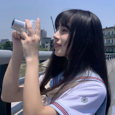14张氛围感拉满的ins风真实女生头像合集