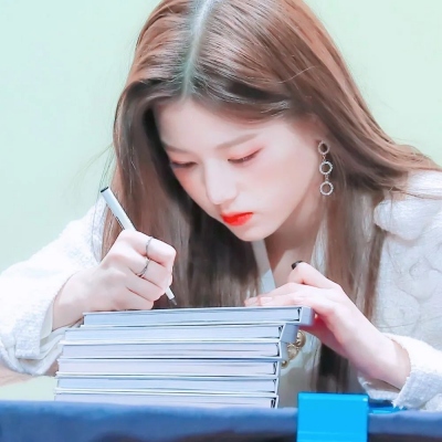 超火个性女生头像合集 共18张