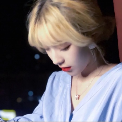 超火高清女生头像合集，一共14张好看又时髦